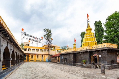 Dagdusheth and Ranjangaon Maha Ganapati temple taxi tour